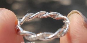 Sliver Round Moissanite Diamond Ring