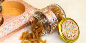 wooden housewarming return gift