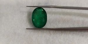 7.59 Carat or 8.41 Ratti Natural Zambian Panna