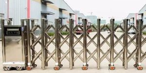 Centipede Retractable Barrier