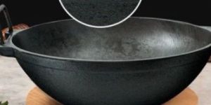 Pre-Seasoned Cast Iron Kadai / Wok 9 Inch