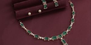 Ladies Princess Green Stone Necklace Set