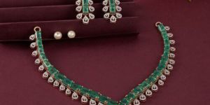 Ladies Royal Green Stone Necklace Set