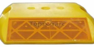 Two Sided Prismatic Reflector Plastic Road Stud