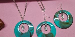 Turquoise Leaf Charm Jewelry Set