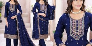 Ladies Embroidery Kurti Pant Set