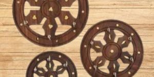 Wooden Wheel Shaped Key Hanger
