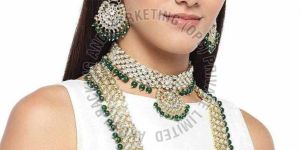 Pearl Chain Bridal Maang Tikka