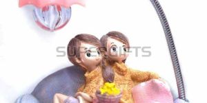 Resin Cute Romantic Love Couple Sitting Statue