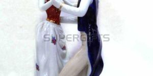 Resin Standing Romantic Couple Statue
