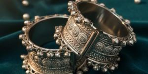 Silver Metal Women Bangle