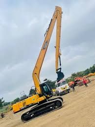 32 Meter Long Boom Excavator on Rent