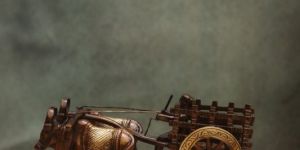 handcrafted brass bullock cart showpiece