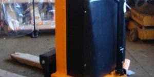 Semi Electric Stacker 2000 Kg