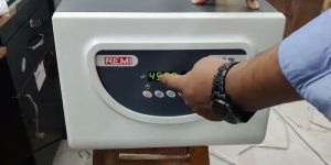 Remi R-8C Plus Centrifuge Machine