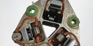 Earth Return Brush Holder