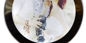 Round Attractive Mirror LED Tabletop Photo Frame