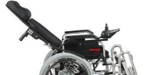 Reclining Power Wheelchair with Elevating Footrests