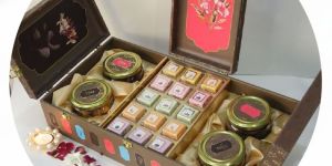 Royal Bloom Trifold Gift Box