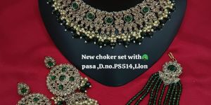 Traditional Gold-Tone Kundan Choker Necklace Set with Pasa & Crystal Beads