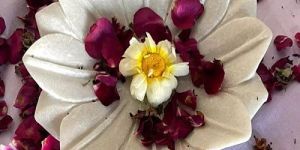 White Marble Lotus Urli