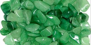 Light Green Polished Quartz Chips
