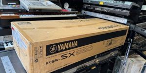 Yamaha PSR-SX920 61-key Professional Arranger Workstation