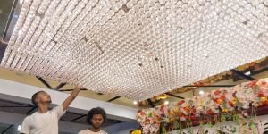 Crystal chandelier cleaning service