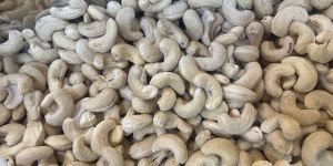 W210 Whole Cashew Nuts
