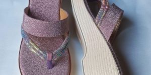 Women Textured Wedge Heel Sandal