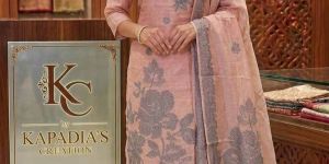 Women Straight Floral Printed Kurta Pant Set
