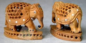 WOODEN UNDERCUT ELEPHANT