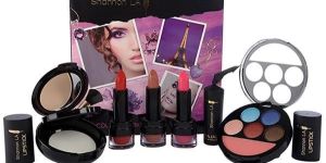 Shannon LA Assorted Makeup Kit