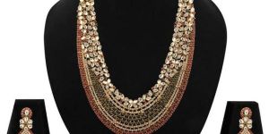 Zaveri Pearls Kundan Necklace Set