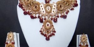 Zacob Light Necklace Set