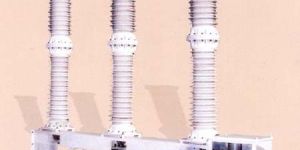 Outdoor SF-6 Circuit Breaker