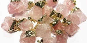 Rosequartz Rough Pendant