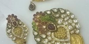Kundan Pendle Set