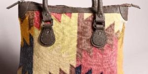 Anu hand-woven punja dhurrie bag
