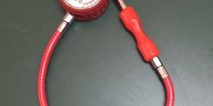 Truck Tyre Pressure Gauge with Flexible Pipe and Air Chuck