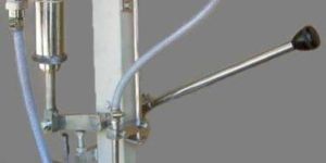 Hand Operator Liquid Filling Machine