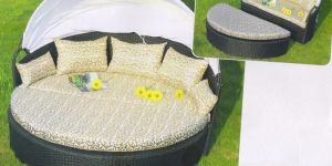 Garden Rattan Pool Side Lounger