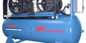 PISTON TYPE COMPRESSOR