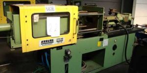 Arburg Injection Molding Machine Model No. : 35 M Arburg