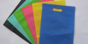 Non Woven D-Cut Bags