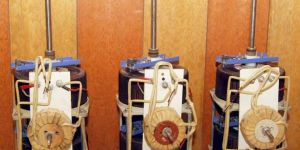 Two Phase Voltage Stabilizer