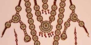 Item Code : BNS 002 Bridal Necklace Set