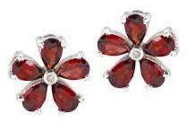 Stud  Garnet  Flower