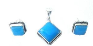 Silver Bue Onyx Squrare Unvouth Design Pandant Set