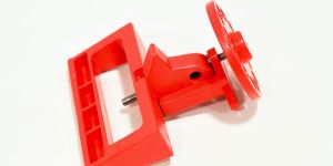 LARGE CIRCUIT BREAKER LOCKOUT